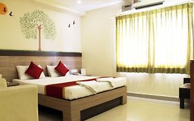 Hotel Green Trees